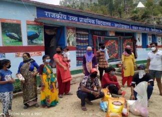 पोखड़ा, रिखणीखाल, देवप्रयाग, पंतनगर और चंपावत में बने क्वारंटीन सेंटरों में रह रहे प्रवासियों को खाद्य सामग्री उपलब्ध करवा रहा है हंस फाउंडेशन Hans-Foundation-corona