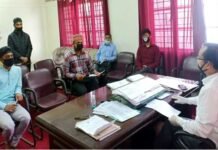 परीक्षा फार्म को लेकर NSUI पौड़ी परिसर के छात्रों ने गढ़वाल विश्वविद्यालय की कुलपति को सौंपा ज्ञापन NSUI-pauri-students