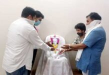 पौड़ी युवा कांग्रेस ने प्रथम प्रधानमंत्री स्वर्गीय जवाहरलाल नेहरू को दी श्रद्धांजलि Youth Congress pays tribute to first PM Jawaharlal Nehru