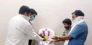 पौड़ी युवा कांग्रेस ने प्रथम प्रधानमंत्री स्वर्गीय जवाहरलाल नेहरू को दी श्रद्धांजलि Youth Congress pays tribute to first PM Jawaharlal Nehru