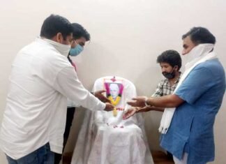पौड़ी युवा कांग्रेस ने प्रथम प्रधानमंत्री स्वर्गीय जवाहरलाल नेहरू को दी श्रद्धांजलि Youth Congress pays tribute to first PM Jawaharlal Nehru
