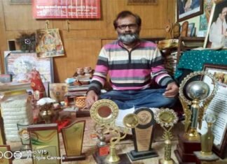 राष्ट्रीय बालिका दिवस पर बेटी बचाओ-बेटी पढ़ाओ सम्मान से सम्मानित हुए शिक्षक चमोला akhilesh-chamola