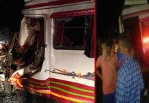 उत्तराखंड के प्रवासियों को पुणे से लेकर आ रही बस दुर्घटनाग्रस्त bus-collided-with-a-truck-i