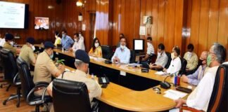 होम क्वारंटाइन का उल्लंघन करने वालों पर हो सख्त कार्रवाई: मुख्यमंत्री cm-trivendra-corona-meeting