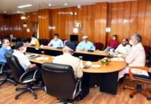 उत्तराखंड: सार्वजनिक स्थानों पर थूकने वालों और मास्क का इस्तेमाल न करने वालों पर लगेगा जुर्माना Fines for spitting in public places and not using masks in Uttarakhand