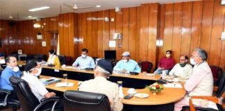 उत्तराखंड: सार्वजनिक स्थानों पर थूकने वालों और मास्क का इस्तेमाल न करने वालों पर लगेगा जुर्माना Fines for spitting in public places and not using masks in Uttarakhand