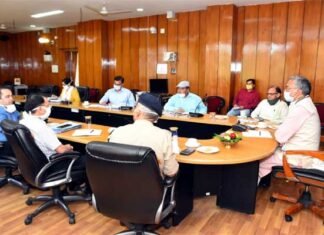 उत्तराखंड: सार्वजनिक स्थानों पर थूकने वालों और मास्क का इस्तेमाल न करने वालों पर लगेगा जुर्माना Fines for spitting in public places and not using masks in Uttarakhand