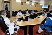 सीएम त्रिवेन्द्र ने केन्द्रीय स्वास्थ्य मंत्री डॉ. हर्षवर्धन से पीपीई किट, एन -95 मास्क एवं वेंटिलेटर उपलब्ध कराने का किया अनुरोध cm-trivendra-with-dr.-harsh