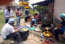 ‘एक छोटी सी रसोई’ के माध्यम से लगातार 38 दिनों तक सैकड़ों जरूरतमंदों को कराया भोजन ek-chhoti-si-rasoyi