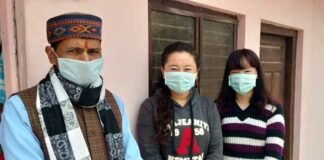 लॉकडाउन की वजह से कांसखेत में रुकी हुई हैं लेह लद्दाख की 2 छात्रायें 2 students of Leh Ladakh trapped in Kanskhet due to lockdown