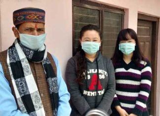 लॉकडाउन की वजह से कांसखेत में रुकी हुई हैं लेह लद्दाख की 2 छात्रायें 2 students of Leh Ladakh trapped in Kanskhet due to lockdown