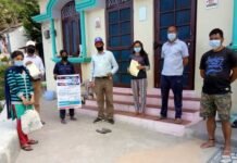 राष्ट्रीय सेवा योजना के तहत ग्रामीणों को सैनिटाइजर व मास्क वितरित किए rashtriya seva yojana