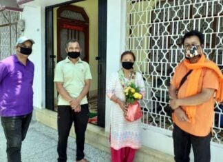 प्राथमिक विद्यालय की प्रधानाध्यापिका कृष्णा थपलियाल को सेवानिवृत्ति पर किया सम्मानित Primary school headmaster awarded on retirement
