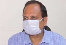 दिल्ली के स्वास्थ्य मंत्री सत्येंद्र जैन अस्पताल में भर्ती, तेज बुखार के साथ सांस लेने में दिक्कत Delhi Health Minister Satyendar Jain admitted to hospital