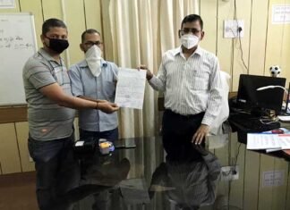 घंडियाल-देवल-सैण-बेडगाँव सड़क निर्माण में हो रही देरी को लेकर ग्रामीणों ने अधिशासी अभियंता को दिया ज्ञापन Ghandial-Deval-Sain-Bedgaon road