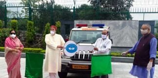 राजकीय संयुक्त चिकित्सालय केंद्र मसूरी को हंस फाउंडेशन ने एम्बुलेंस सौंपी Hans Foundation handed over ambulance to State Joint Hospital Center Mussoorie