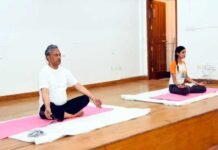 अंतरराष्ट्रीय योग दिवस पर मुख्यमंत्री ने सीएम आवास में योगाभ्यास किया cm-trivendra-yoga