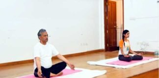 अंतरराष्ट्रीय योग दिवस पर मुख्यमंत्री ने सीएम आवास में योगाभ्यास किया cm-trivendra-yoga