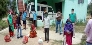 कोरोना संकट काल में सामाजिक संस्था “सार्थक प्रयास” कर रही है जरूरतमंदों की मदद In the Corona crisis, the social organization is making "sarthak prayas" to help the needy.