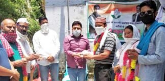 पौड़ी जिला कांग्रेस कार्यकर्ताओं ने राहुल गांधी के 50वें जन्मदिन पर शहीद जवानों को दी श्रधांजलि jila-congress-pauri