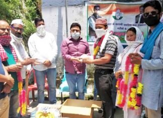 पौड़ी जिला कांग्रेस कार्यकर्ताओं ने राहुल गांधी के 50वें जन्मदिन पर शहीद जवानों को दी श्रधांजलि jila-congress-pauri