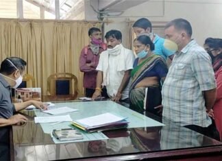पौड़ी गढ़वाल : क्वारंटाइन केंद्रों के लिए दी गई किट व खटिया के विरोध में उतरे ग्राम प्रधान pradhan-sangathan-pauri