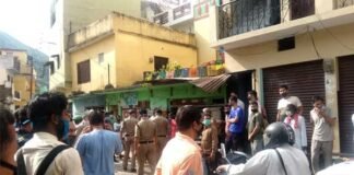 सतपुली : सब्जी व्यापारी संजय रावत ने फांसी लगाकर की आत्महत्या Vegetable trader Sanjay commits suicide