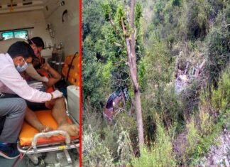 सतपुली के नजदीक राशन से लदा ट्रक दुर्घटनाग्रस्त, चालक घायल truck-fell-near-satpuli