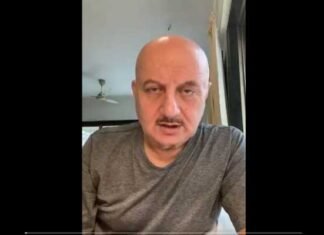 अनुपम खेर की मां सहित परिवार के चार सदस्य निकले कोरोना पॉजिटिव anupam kher family corona positive