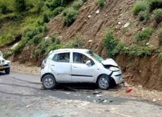 पौड़ी गढ़वाल : कल्जीखाल-आसुई-गोरण मोटर मार्ग पर कार दुर्घटनाग्रस्त, 5 घायल, 3 की हालत गंभीर car-accident-near-kaljikhal