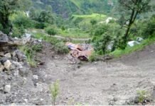 उत्तराखंड : कुदरत का कहर, बादल फटने से कई मकान बहे, 3 लोगों की मौत, कई लापता cloud burst in pithoragarh uttarakhand