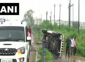 बड़ी खबर : पुलिस एनकाउंटर में मारा गया कानपुर का गैंगस्टर विकास दुबे gangster Vikas Dubey encounter