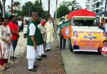 हंस फाउंडेशन द्वारा मसूरी विधानसभा क्षेत्र के जरुरतमंद लोगों के लिए 06 वाहनों में भेजा गया 600 किट राशन 600 kit ration sent by Hans Foundation to mussoorie area