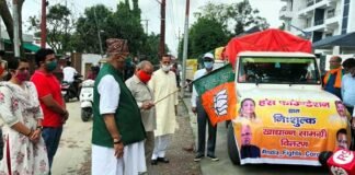 हंस फाउंडेशन द्वारा मसूरी विधानसभा क्षेत्र के जरुरतमंद लोगों के लिए 06 वाहनों में भेजा गया 600 किट राशन 600 kit ration sent by Hans Foundation to mussoorie area