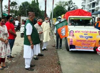 हंस फाउंडेशन द्वारा मसूरी विधानसभा क्षेत्र के जरुरतमंद लोगों के लिए 06 वाहनों में भेजा गया 600 किट राशन 600 kit ration sent by Hans Foundation to mussoorie area