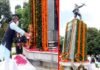 कारगिल विजय दिवस : उत्तराखंड के 75 जांबाजों ने दी थी शहादत, सीएम त्रिवेन्द्र ने गांधी पार्क में शहीद स्मारक पर शहीदों को दी श्रद्धांजलि kargil-vijay-diwas