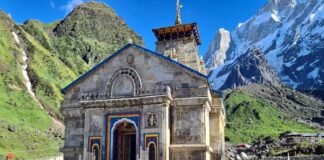 चारधाम यात्रा 2020 : देवस्थानम बोर्ड द्वारा दूसरे दिन 600 ई-पास जारी, बदरीनाथ, केदारनाथ धाम में स्क्रीनिंग के पश्चात दिया जा रहा है मंदिर में प्रवेश kedarnath