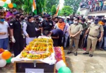 लद्दाख में शहीद हुए जवान का पार्थिव शरीर गांव पहुंचा, अंतिम दर्शनों के लिए उमड़ा जन सैलाब martyr-soldiers-dev-bahadur singh