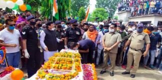 लद्दाख में शहीद हुए जवान का पार्थिव शरीर गांव पहुंचा, अंतिम दर्शनों के लिए उमड़ा जन सैलाब martyr-soldiers-dev-bahadur singh