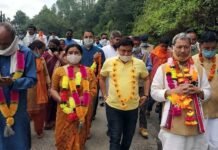 सांसद तीरथ सिंह रावत ने अपने संसदीय क्षेत्र में जनसंपर्क कार्यक्रम के तहत विभिन्न सड़कों का शिलान्यास कर क्षेत्रवासियों को दी विकास की सौगात mp-tirath-singh-rawat