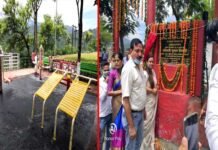 श्रीनगर : गंगा दर्शन मोड़ में खुला शहर का पहला ओपन जिम, नगर पालिका अध्यक्ष पूनम तिवाड़ी ने किया शुभारम्भ open-gym-in-srinagar