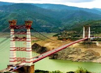 40 किमी. लम्बी टिहरी झील पर देश का सबसे लम्बा मोटरेबल झूला पुल बनकर तैयार suspension-bridge-over-Tehri-lake