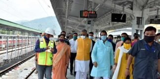 सीएम त्रिवेंद्र ने किया योग नगरी ऋषिकेश रेलवे स्टेशन का निरीक्षण, योग नगरी ऋषिकेश में बने इस रेलवे स्टेशन को आधुनिक स्वरूप दिया गया है yog-nagari-rishikesh-railway-station