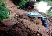 उत्तराखंड : चमोली में बादल फटाने से मलबे में दबा मकान, जेई की मौत, 3 लोग घायल Cloud burst in Chamoli