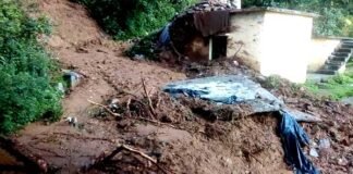 उत्तराखंड : चमोली में बादल फटाने से मलबे में दबा मकान, जेई की मौत, 3 लोग घायल Cloud burst in Chamoli