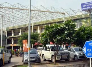यमुना प्राधिकरण में कोरोना विस्फोट, एक साथ 7 कर्मचारी निकले कोरोना पॉजिटिव 7 employees Corona-positive-in-Yamuna-Authority