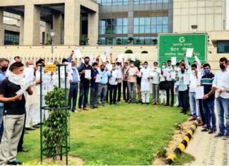 RWA की मान्यता को लेकर फेडरेशन के पदाधिकारियों ने ग्रेटर नोएडा प्राधिकरण के सीईओ को सौंपा ज्ञापन Federation of RWA greater Noida