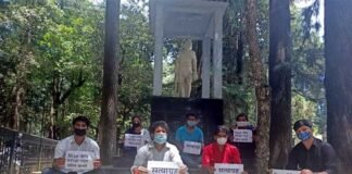भारत छोड़ो आंदोलन की 78वीं वर्षगाँठ पर युवा कांग्रेस ने किया सत्याग्रह Satyagraha on 78th anniversary