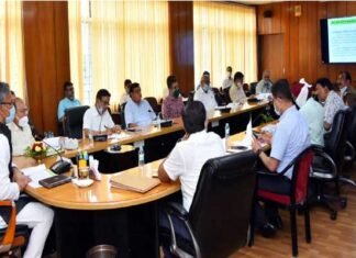 मुख्यमंत्री ने की निर्माणाधीन ऑल वेदर रोड की समीक्षा।