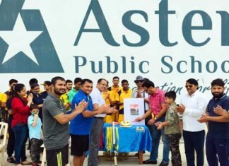 राष्ट्रीय खेल दिवस पर एस्टर पब्लिक स्कूल में केक काट कर मनाई हॉकी के जादूगर ध्यान चंद की जयंती aster public school greater noida